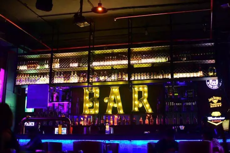 10 Reasons Why Mumbai Is One Of The Best Cities Ever 6 Picture of a bar in Mumbai, India