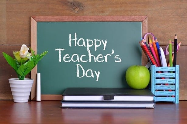Happy Teacher's Day written on a blackboard