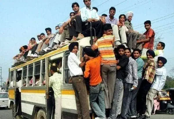 5 Interesting Types of People You Meet on A Bus 2