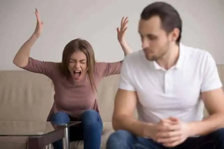 Anger Management: 5 Cues of Your Body You Need to Listen To 2 WOman showing Anger
