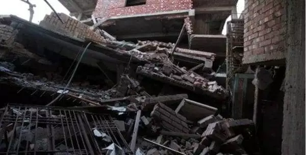 6.7 Magnitude Earthquake Strikes NorthEast 3