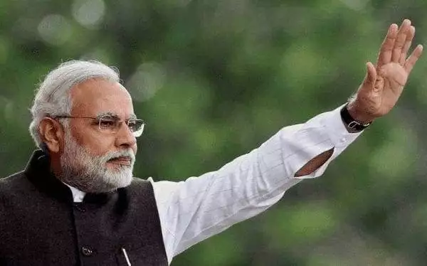 5 Reasons Why Modi Is the Bachelor God of India 4