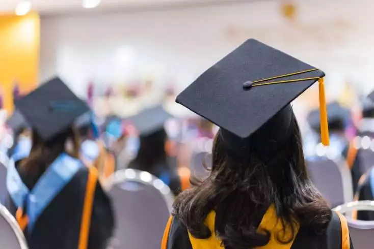 10 Things No One Tells You About College Life 1 Students graduation