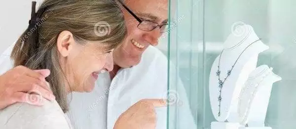 Why do Women Love to Shop? 2