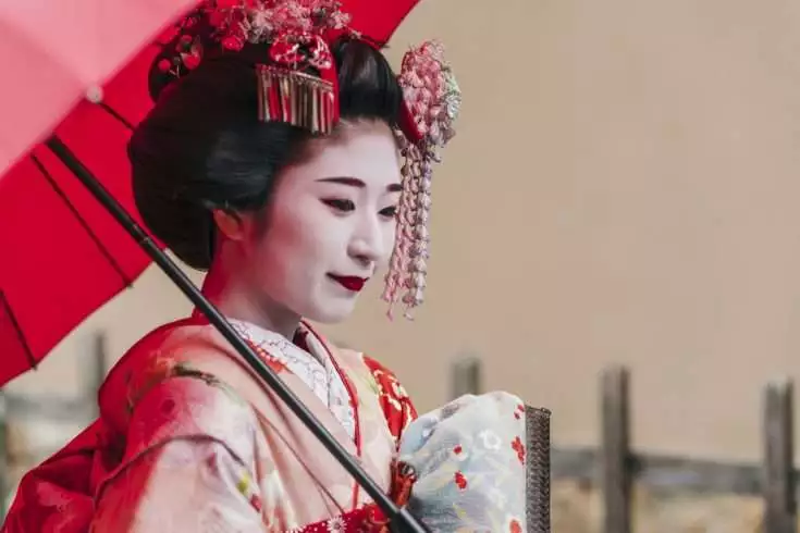 5 Weird Old Traditions From Around The World 2 Geisha