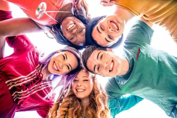 Mistakes That Teens Make When They Reach 18 2 Teenagers in a circle