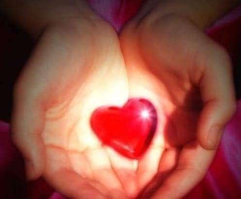 5 Signs That Indicate That a Man Is In Love With You 2