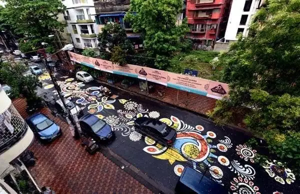Kolkata Inaugurates Pujo With 1.5 Km Long Rangoli 2
