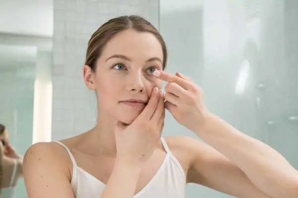 Contact Lens: What You Should NOT Be Doing With It 2