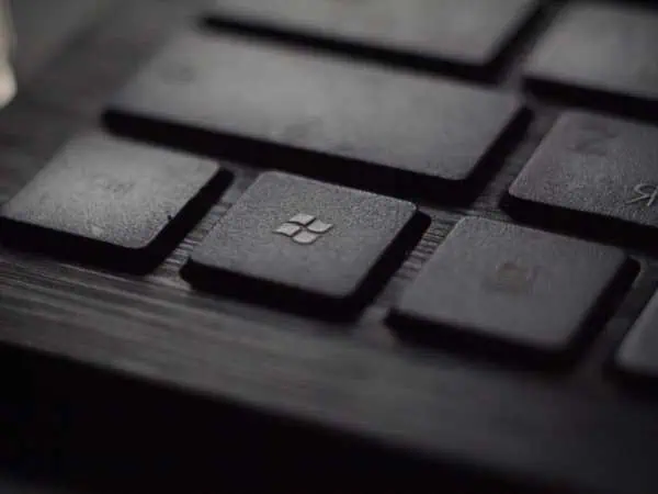Transferring Emails and Contacts to Microsoft Outlook 1