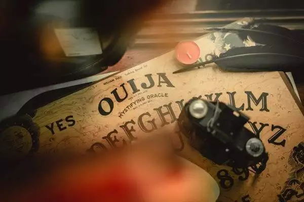 Playing a Ouija Board Online: Is it Possible? 3