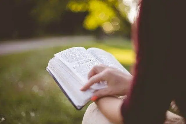 how do reading books helpus