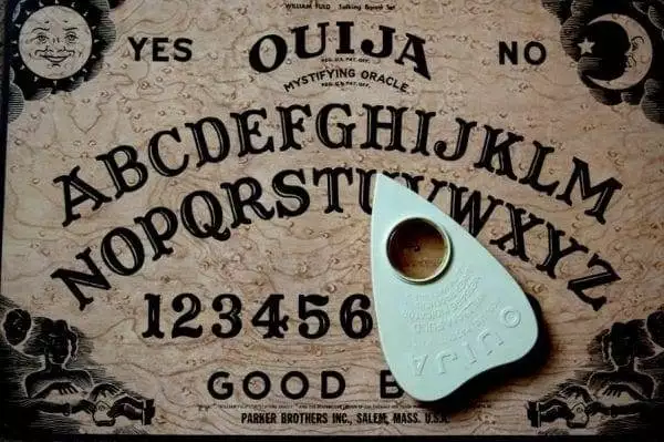 13 Real Ouija Board Tales That Are Absolutely Terrifying! 18