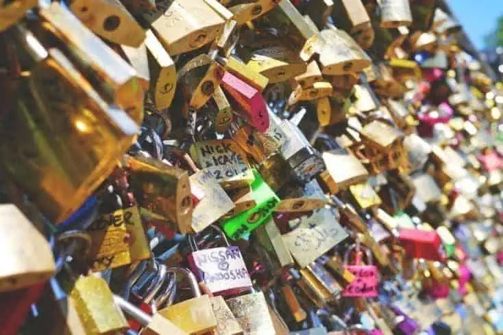 Love lock a Japanese tradition