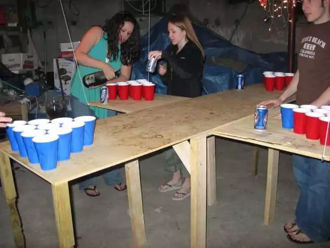 Beer pong