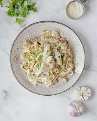 How to Make Alfredo Sauce: Delicious 5 Ingredient Recipe 2