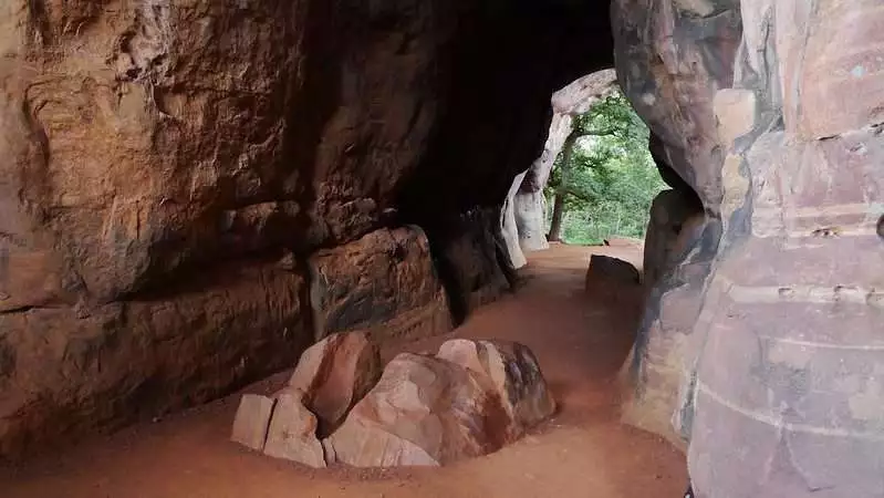 auditorium cave