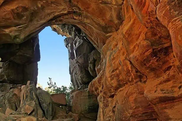 Bhimbetka Caves : 11 Things You Need To Know 3