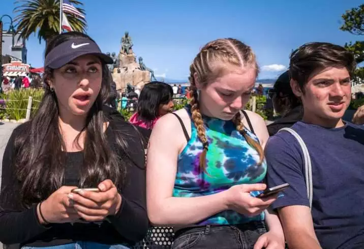 How to Make Friends as a Teenager: An Amazing Guide [2022] 1