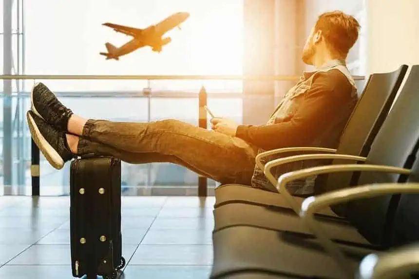 How to become a travel agent