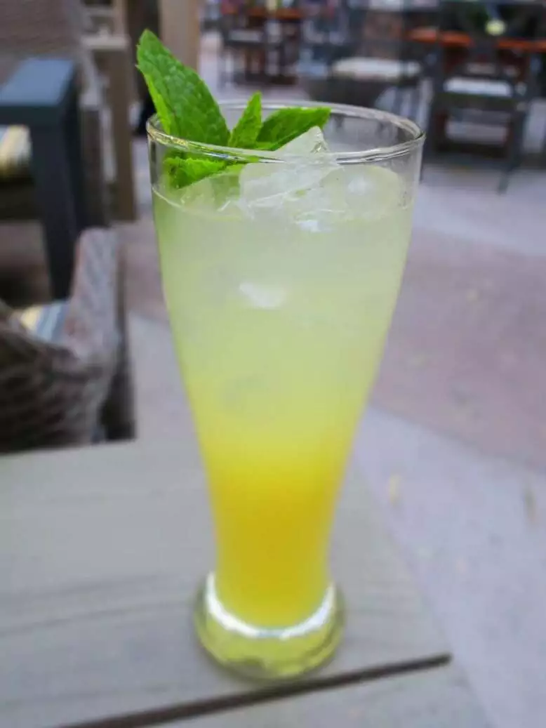 pineapple mojito
