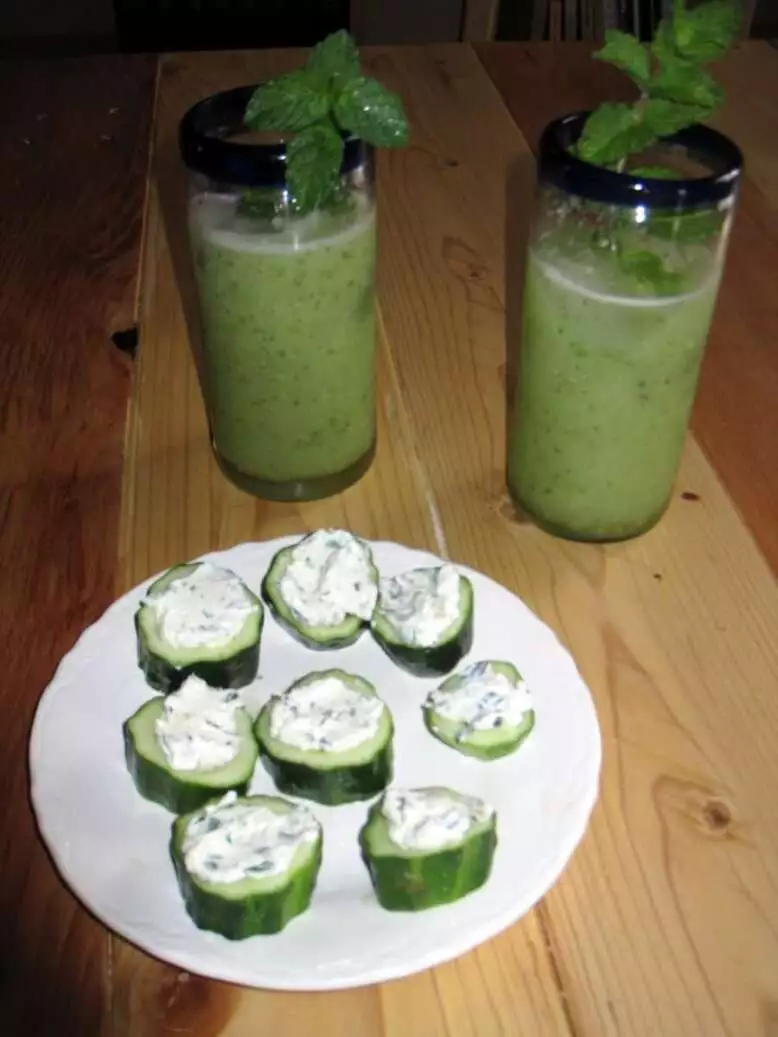 Cucumber gimlet