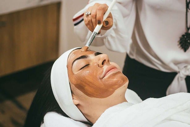 How to Layer Skincare Products: 6 Amazing Ways to Do So 2
