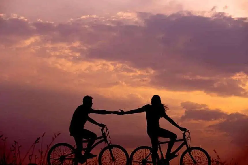 11 Best Long Distance Gifts For Your Lover 1 Long Distance Gift