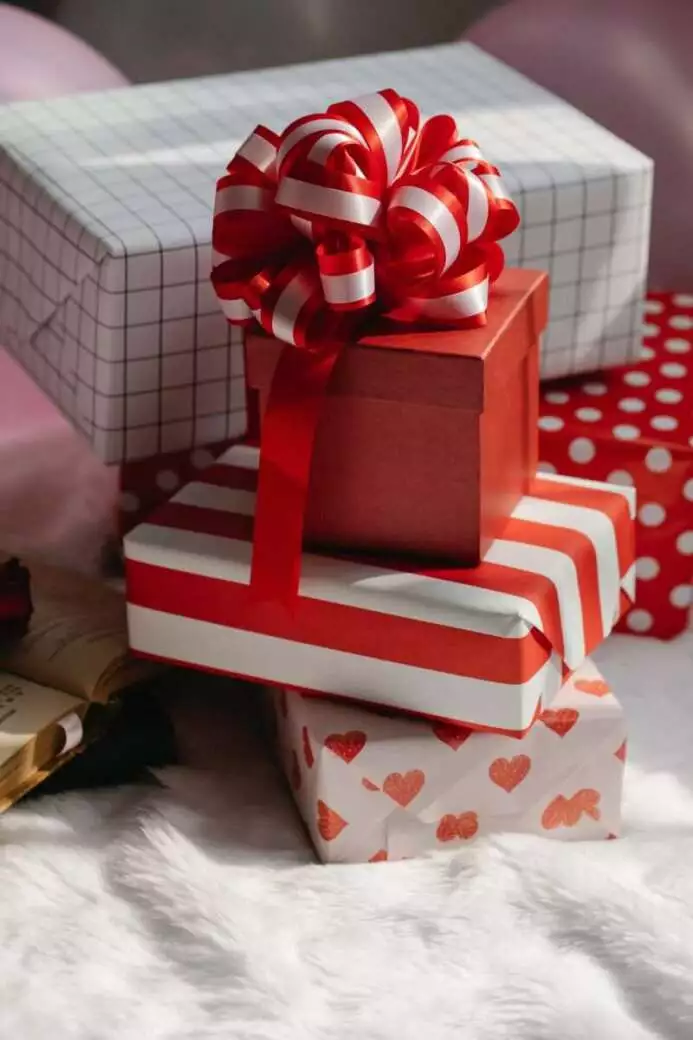 11 Best Long Distance Gifts For Your Lover 3 Love Message Box