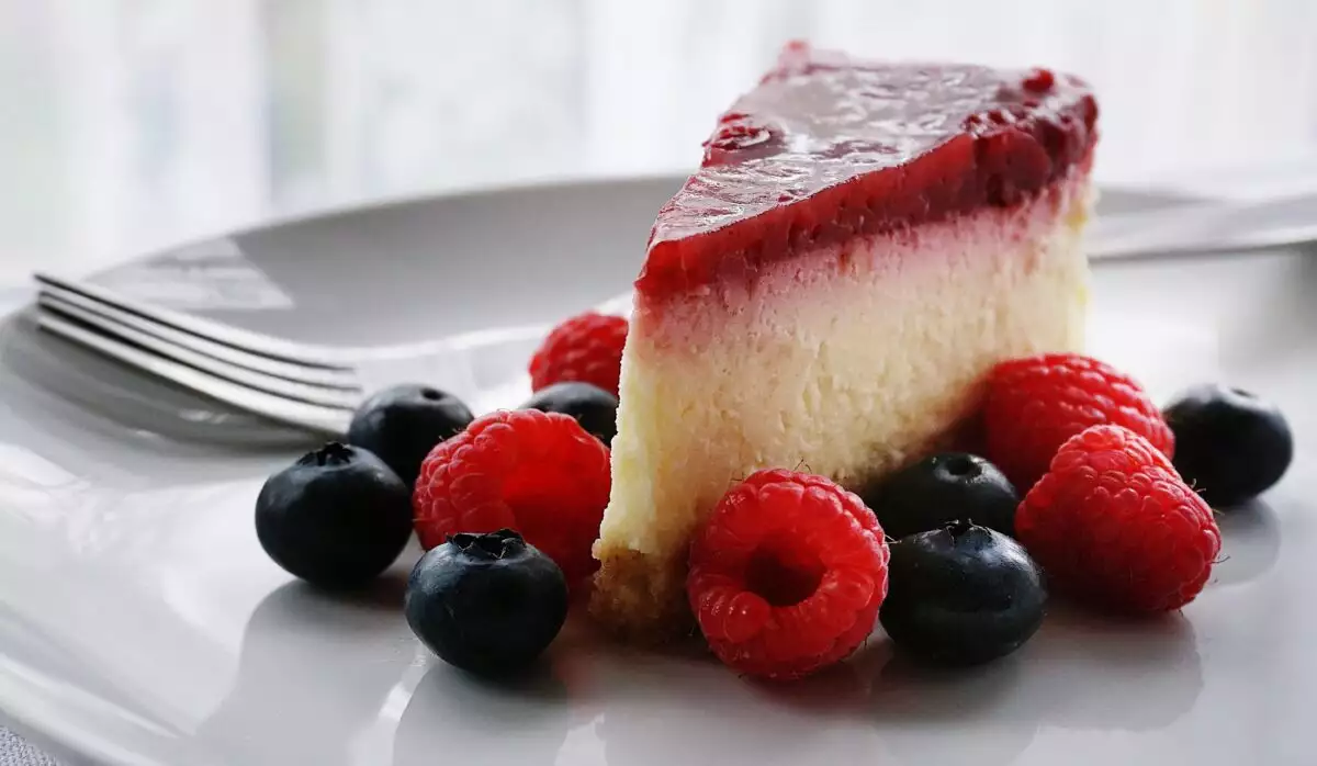 strawberry pound cake 