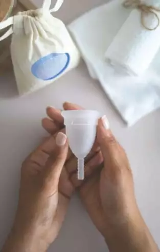 How to Use A Menstrual Cup : Apply 5 Easy Ways 1 how to use a menstrual cup