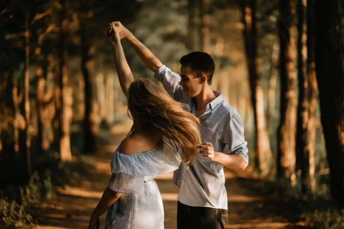 11 Best Long Distance Gifts For Your Lover 6 make some weekend trips