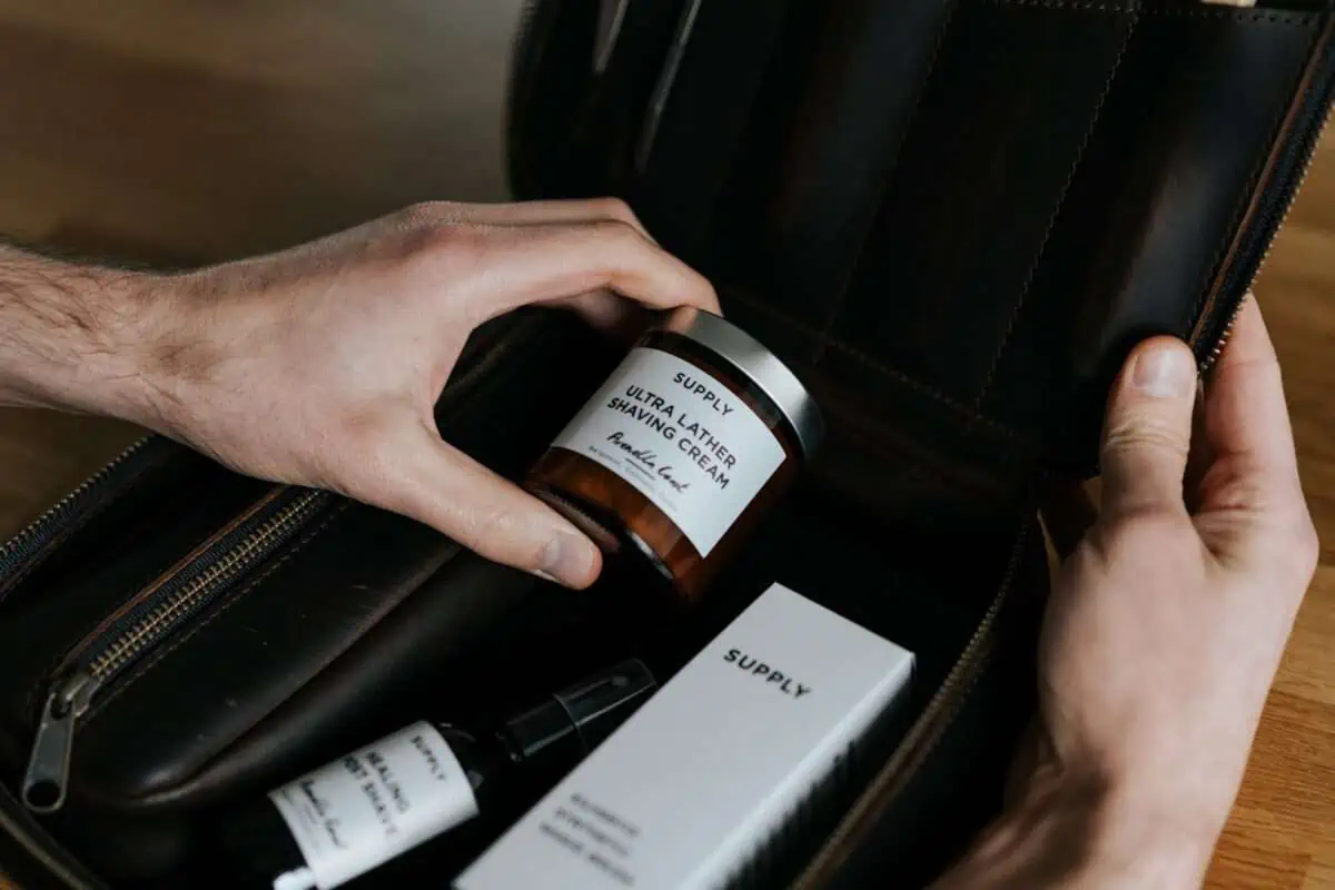 11 Best Long Distance Gifts For Your Lover 4 Shaving kit