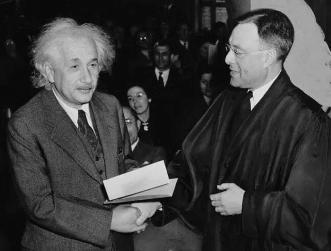 9 Astonishing Albert Einstein Facts 2 Albert Einstein