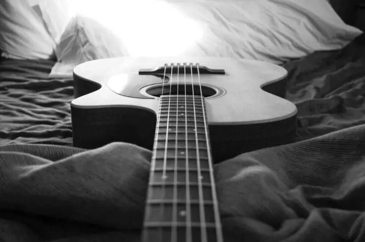 How To Tune A Guitar in 4 Simple Steps 1 how to tune a guitar