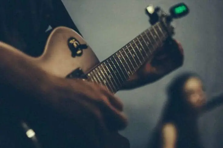 How To Tune A Guitar in 4 Simple Steps 3 how to tune a guitar