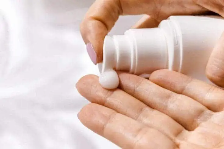 Moisturizing skin