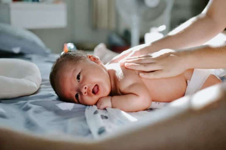 is baby oil good for your hair