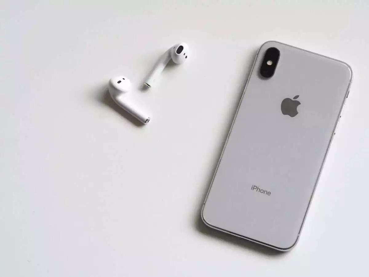 Do I Need to Trademark My Business Name? 2 device mark