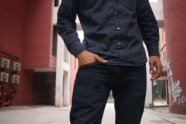 What to Wear With Black Jeans Men (Fashion Guide 2022) 4
