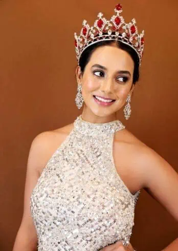 Archita Naik: The Story of a Stunning Model & Aspiring Actor 6