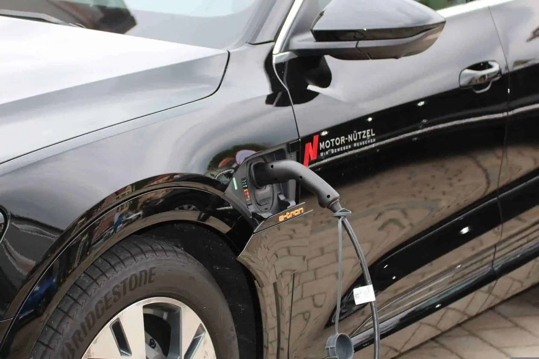 11 Amazing Facts About Electric Cars 4 Breaking Extends Your Range by Miles