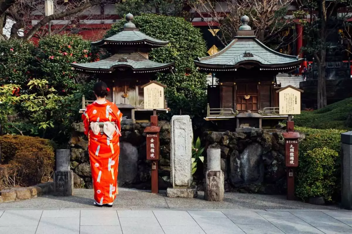 Different Dress Styles: 43 Perfect Dresses For 43 Occasions 4 Japanese Dress Kimono