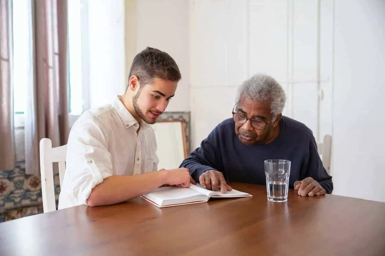 What is a clinical social worker