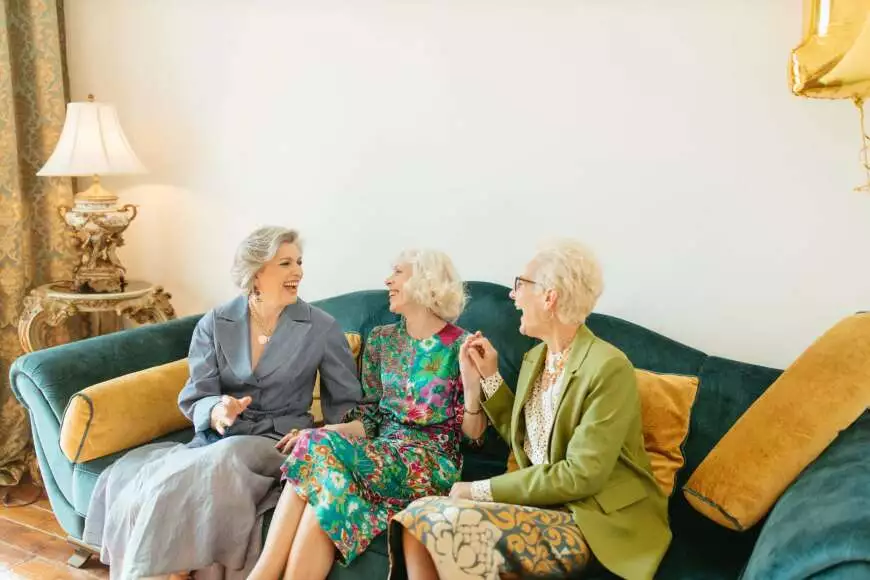 5 Best Reasons Why You Should Spend Time with the Elderly 1 Best Friends. Spend Time with the Elderly