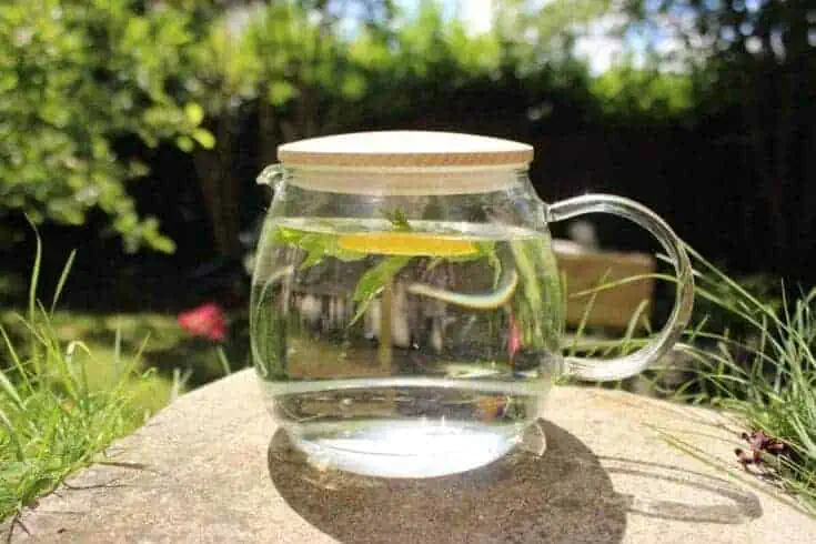 How to make iced tea, Sun tea
