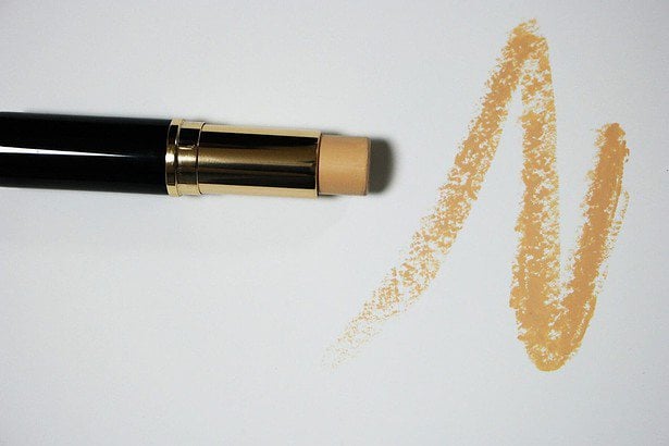 how to get foundation out of clothes
