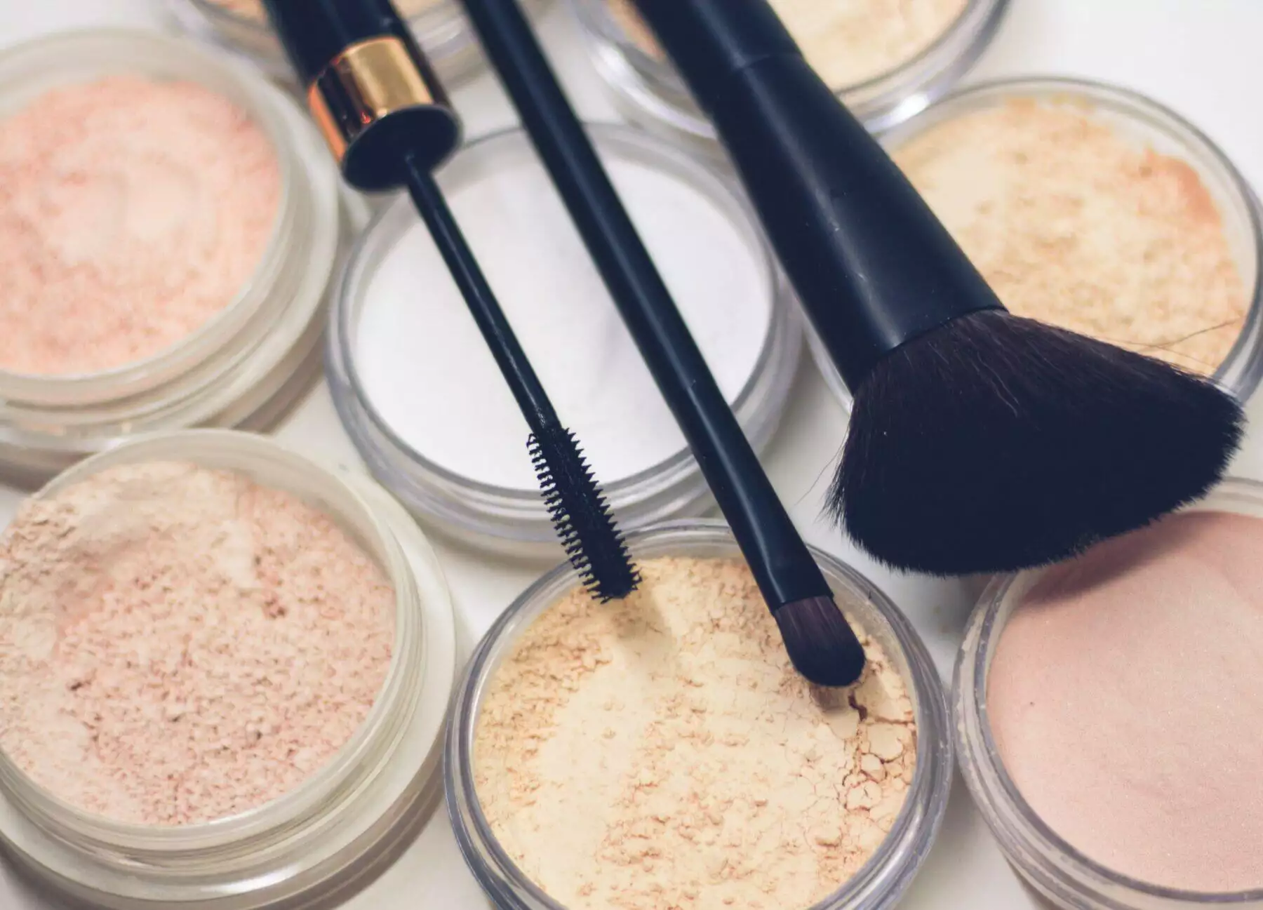 How to Get Foundation Out of Clothes- 6 Amazing Solutions 4 How to Get Foundation Out of Clothes- 6 Amazing Solutions 3
