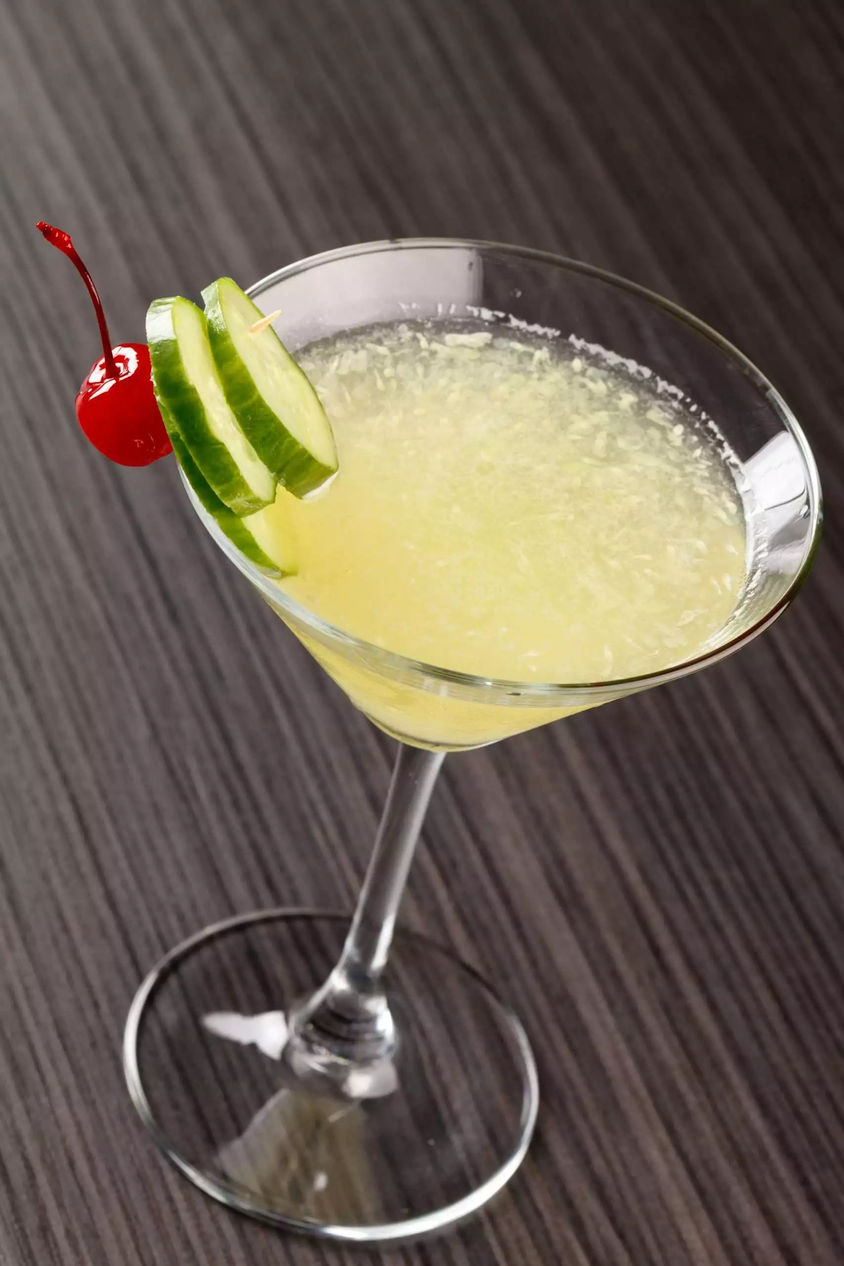 Cocktail with cucumber _Guide to the best margarita recipe 