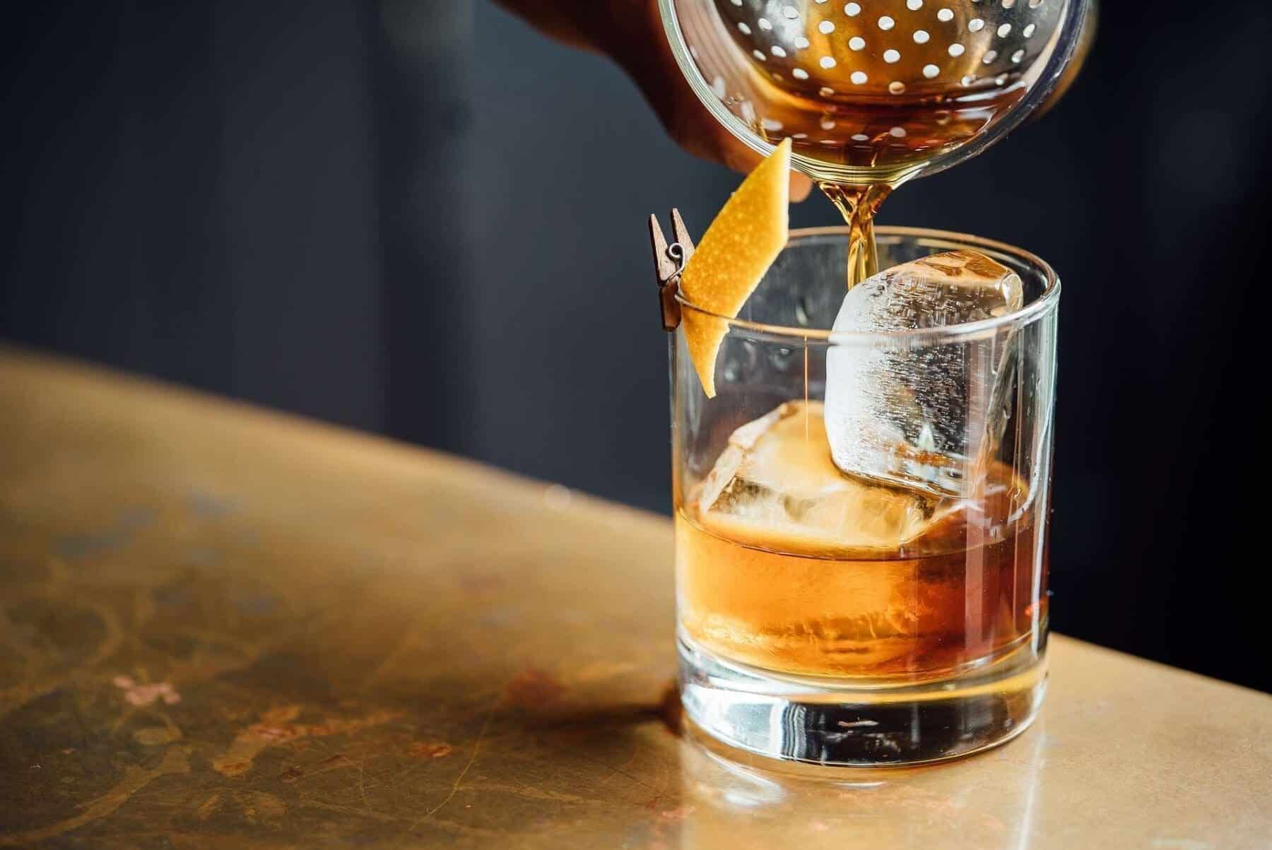 how to make an old-fashioned drink